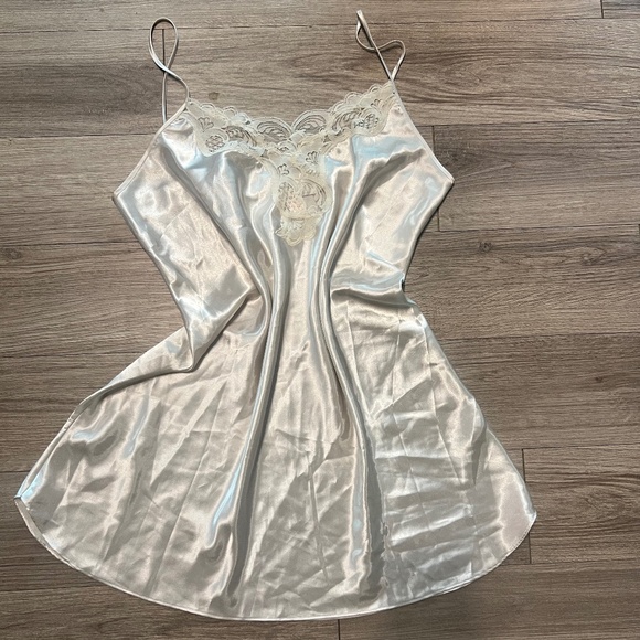Donna cream cottage core slip dress - Picture 1 of 7